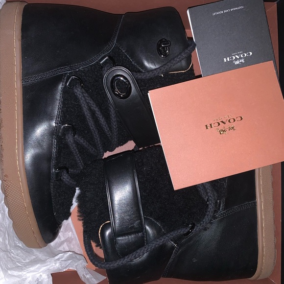 Monroe shearling shirl/black boots - Picture 1 of 6